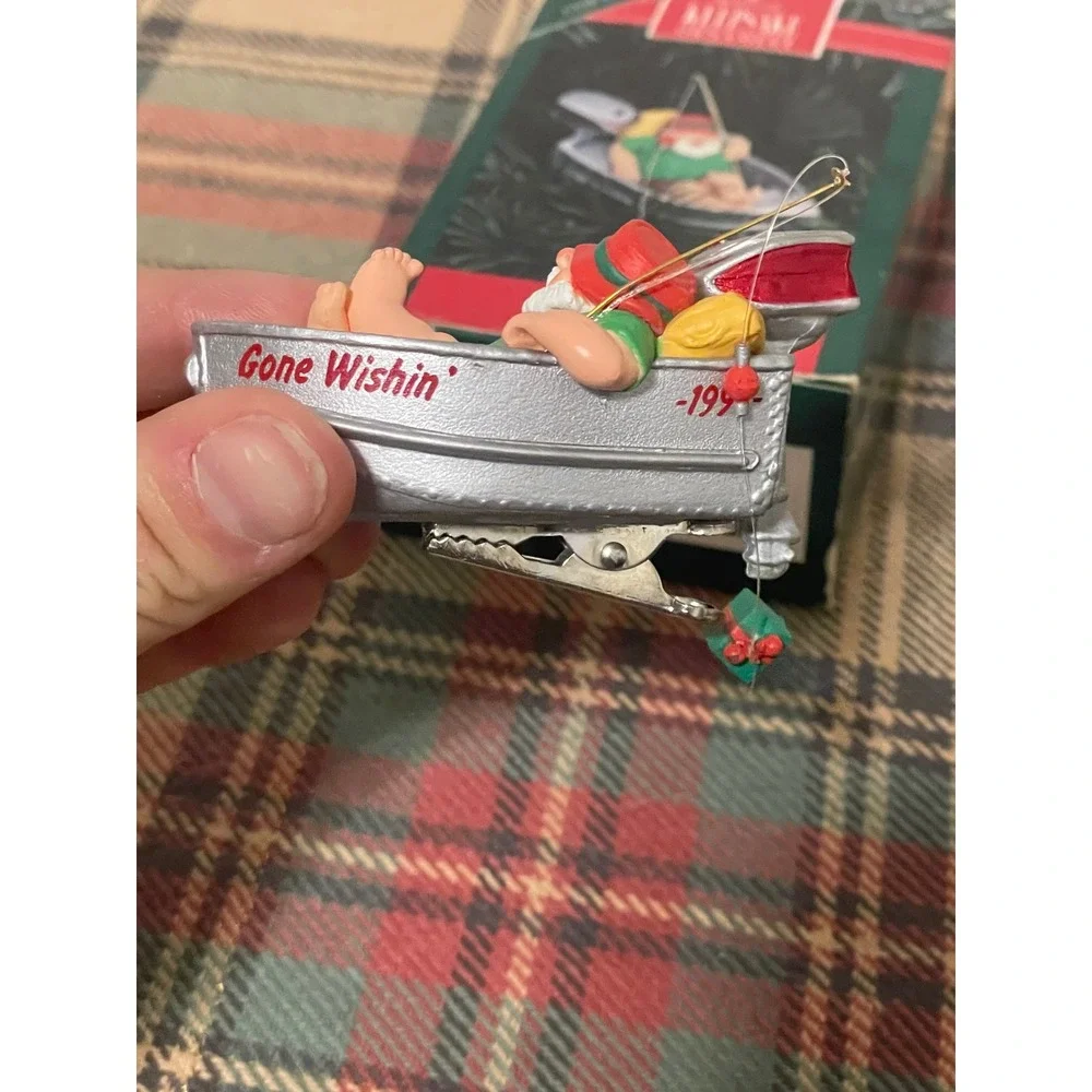 Hallmark Gone Wishin Ornament Unisex OS Silver Excellent 1992 Santa Boat Clip-On